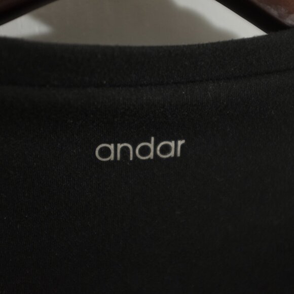 Andar Black Activewear top with Built In Chest Support buttery soft size 2 - Picture 3 of 7